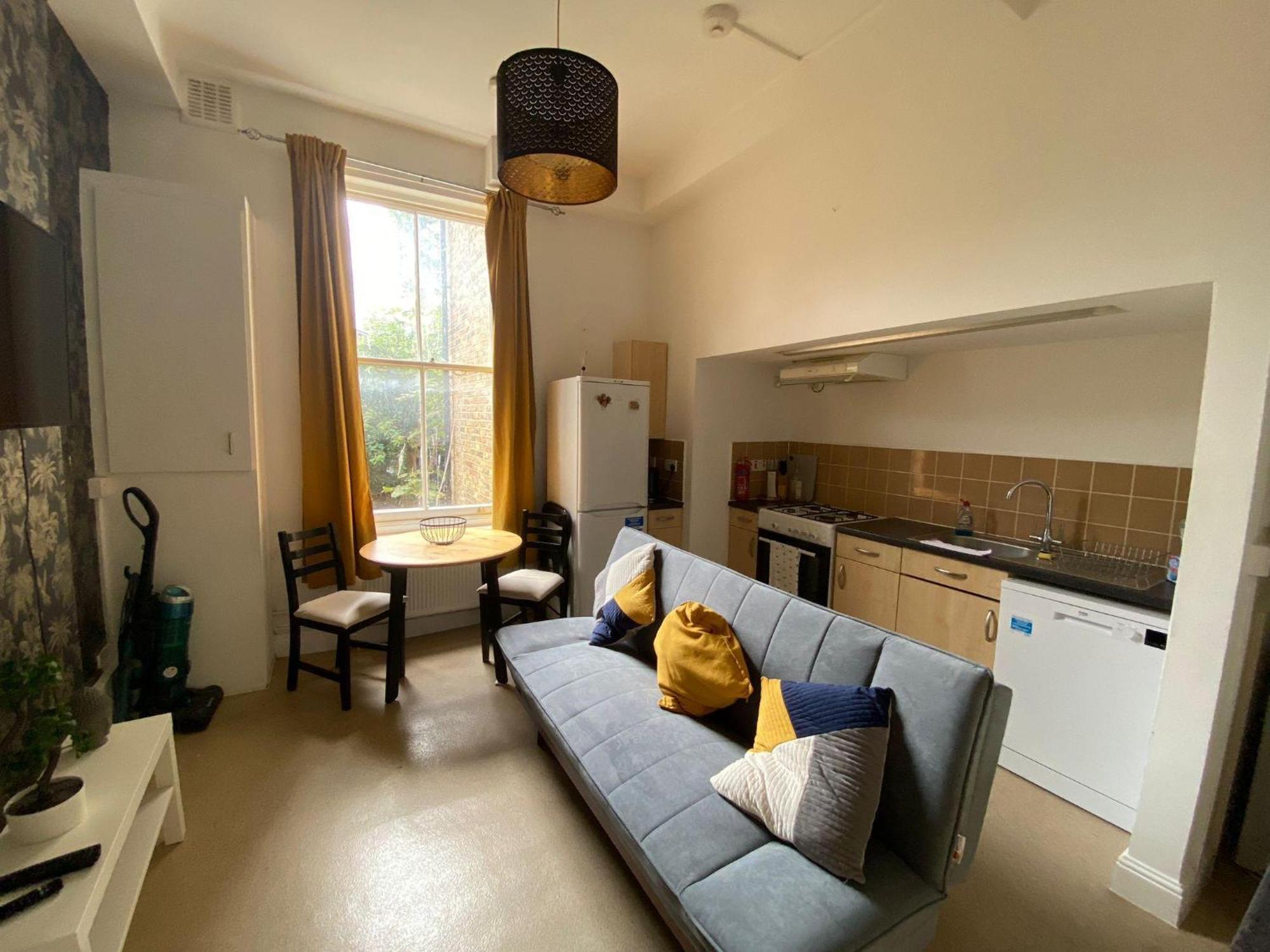 Bustling Western Apartment London Exteriör bild